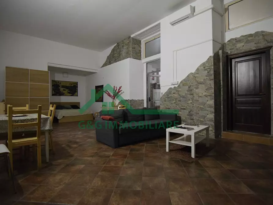 Immagine 6 di Loft/Open space in vendita  in Via Vittorio Emanuele II a Catania