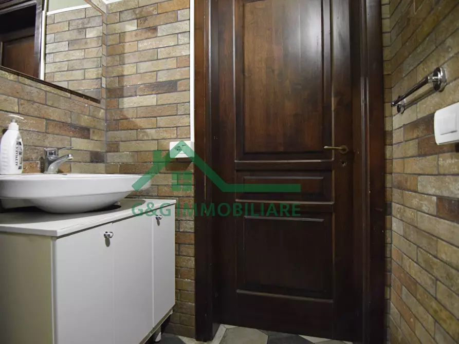 Immagine 27 di Loft/Open space in vendita  in Via Vittorio Emanuele II a Catania