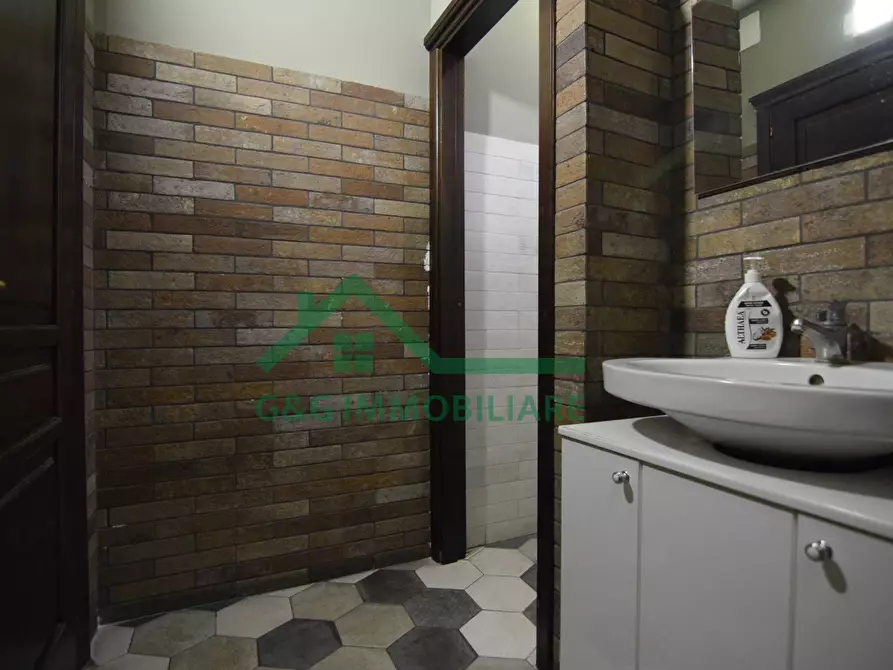 Immagine 28 di Loft/Open space in vendita  in Via Vittorio Emanuele II a Catania