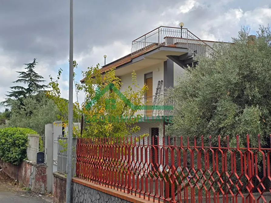 Immagine 83 di Villa in vendita  in Via Milano a Mascalucia