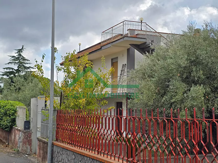 Immagine 3 di Villa in vendita  in Via Milano a Mascalucia