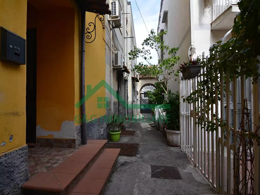 Immagine 4 di Casa indipendente in vendita  in Via Teatro Greco a Catania
