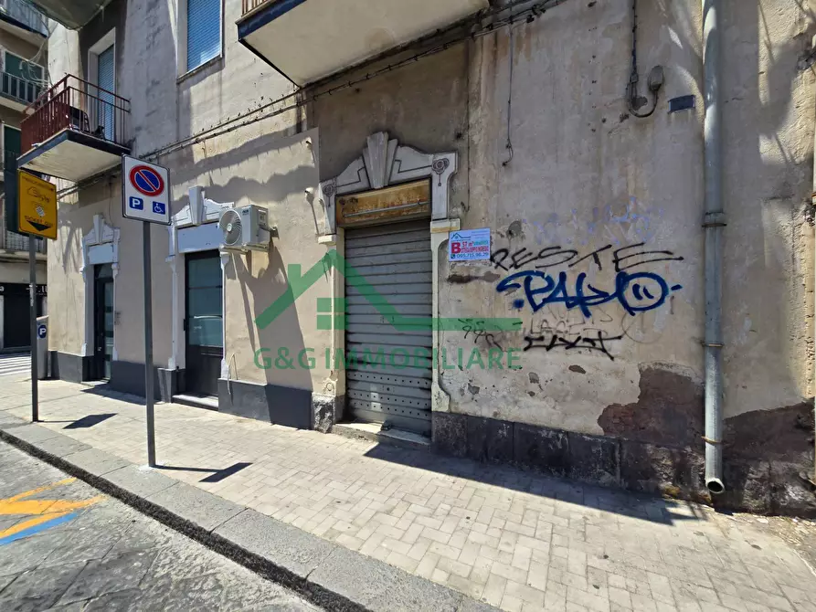 Immagine 3 di Locale commerciale in vendita  in Via Vincenzo Giuffrida a Catania