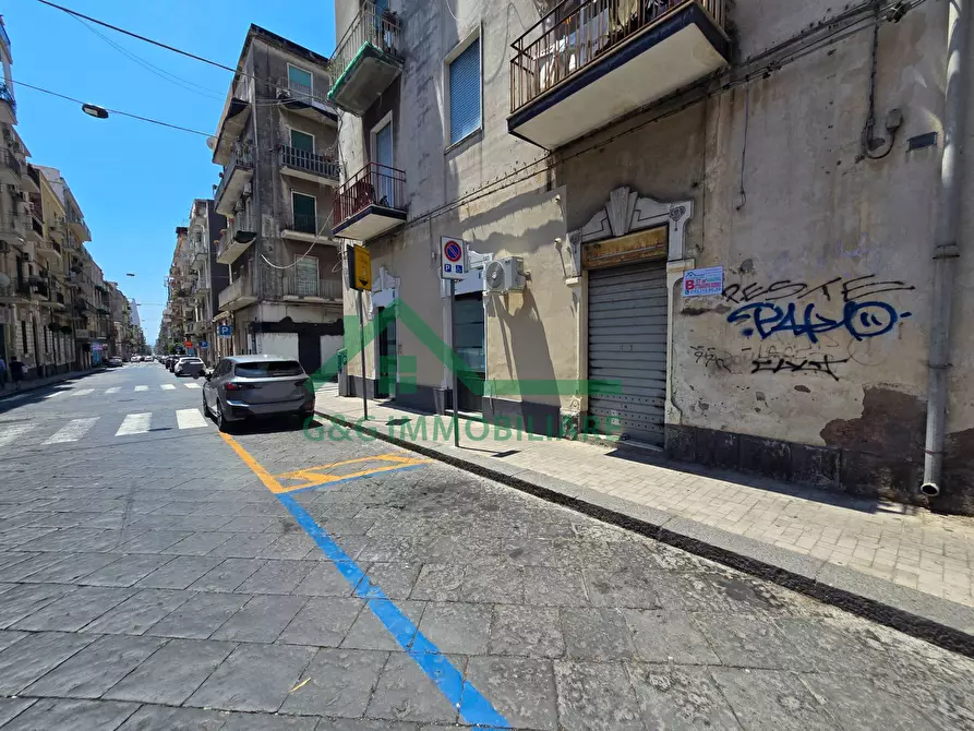 Immagine 4 di Locale commerciale in vendita  in Via Vincenzo Giuffrida a Catania
