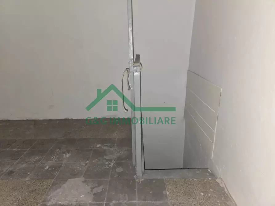 Immagine 20 di Locale commerciale in vendita  in Via Vincenzo Giuffrida a Catania