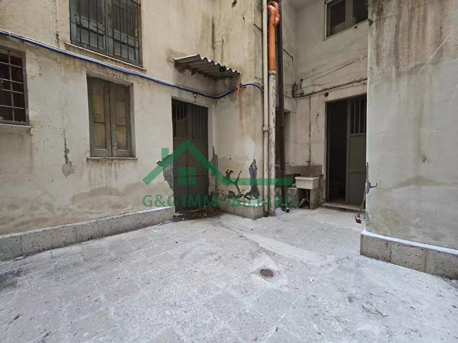 Immagine 32 di Locale commerciale in vendita  in Via Vincenzo Giuffrida a Catania