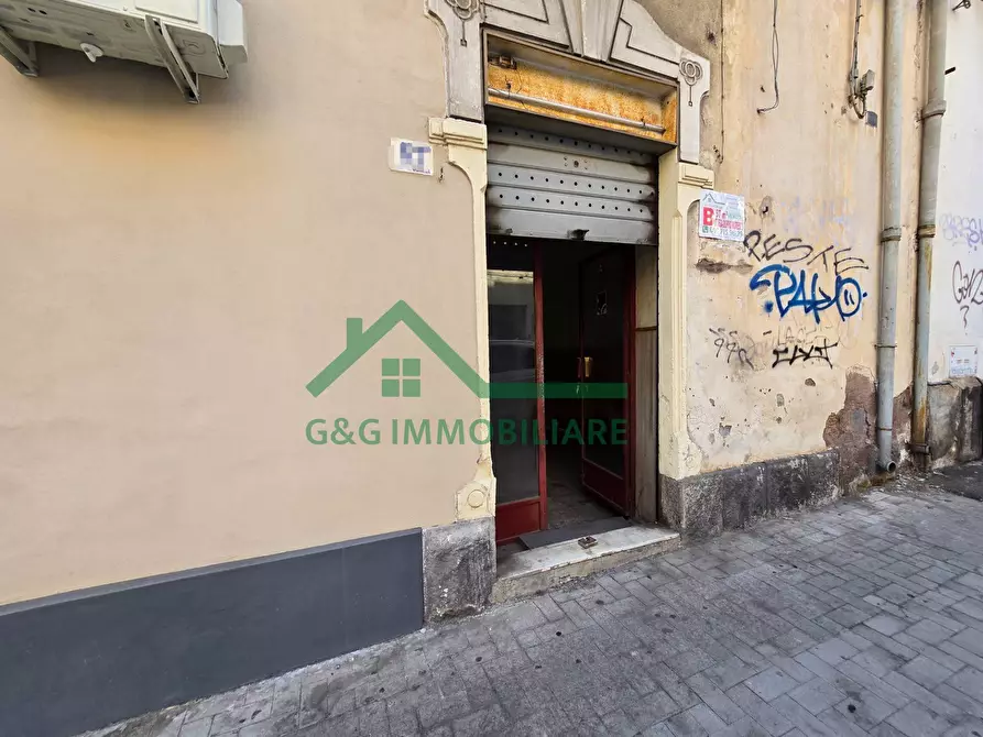 Immagine 39 di Locale commerciale in vendita  in Via Vincenzo Giuffrida a Catania