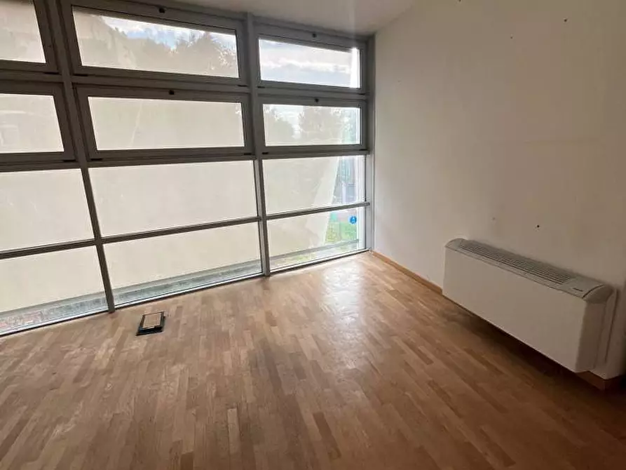Immagine 11 di Ufficio in vendita  in Via Giuseppe Giacosa a Bologna