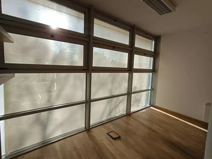 Immagine 29 di Ufficio in vendita  in Via Giuseppe Giacosa a Bologna