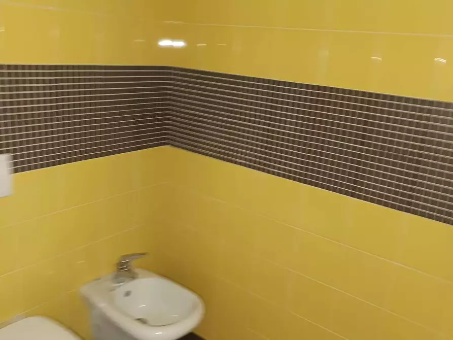 Immagine 33 di Ufficio in vendita  in Via Giuseppe Giacosa a Bologna