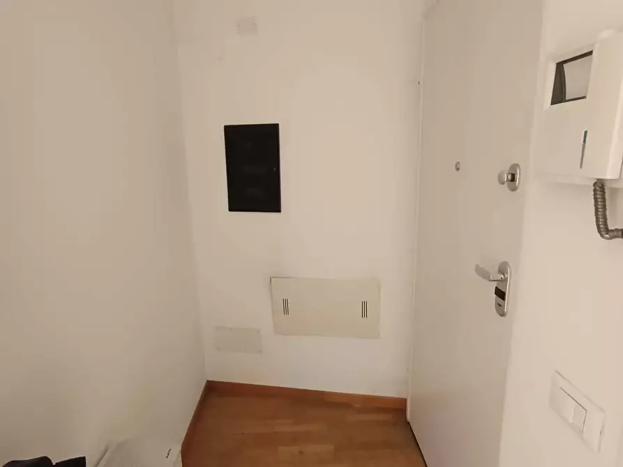 Immagine 37 di Ufficio in vendita  in Via Giuseppe Giacosa a Bologna