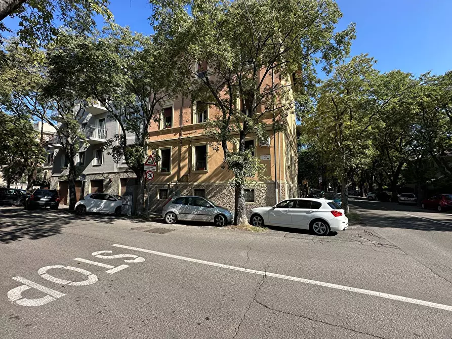 Immagine 4 di Locale commerciale in vendita  in VIA LANA 77 a Modena