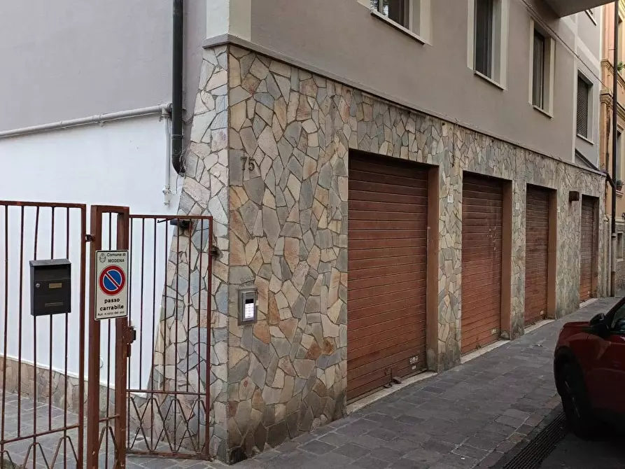 Immagine 5 di Locale commerciale in vendita  in VIA LANA 77 a Modena