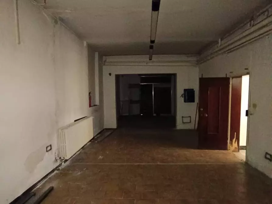 Immagine 15 di Locale commerciale in vendita  in VIA LANA 77 a Modena