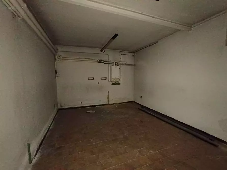 Immagine 20 di Locale commerciale in vendita  in VIA LANA 77 a Modena