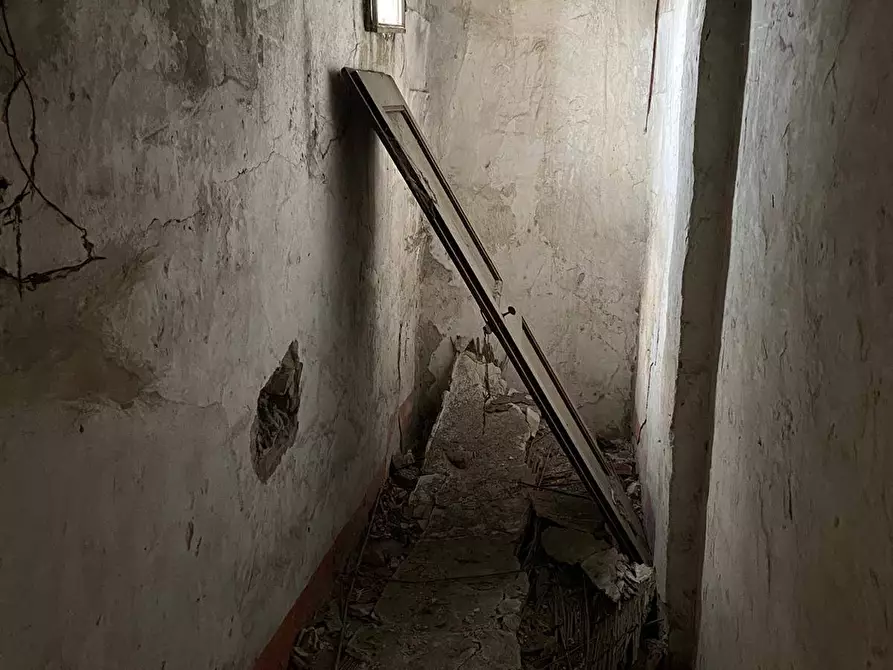 Immagine 12 di Palazzo in vendita  in Via Saragozza a Modena