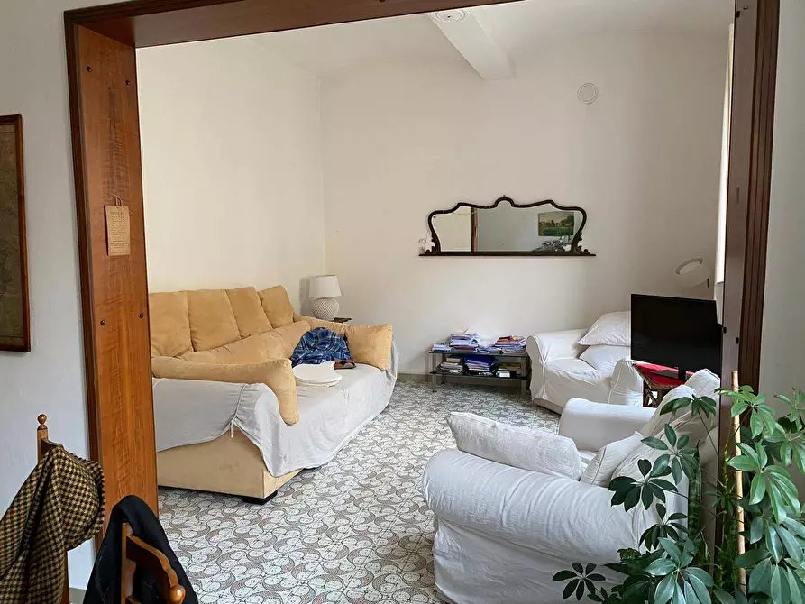 Immagine 7 di Palazzo in vendita  in Via Saragozza a Modena