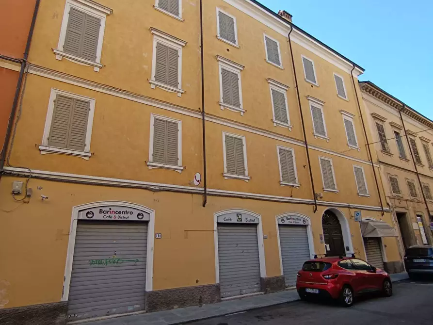 Immagine 2 di Palazzo in vendita  in Via Saragozza a Modena