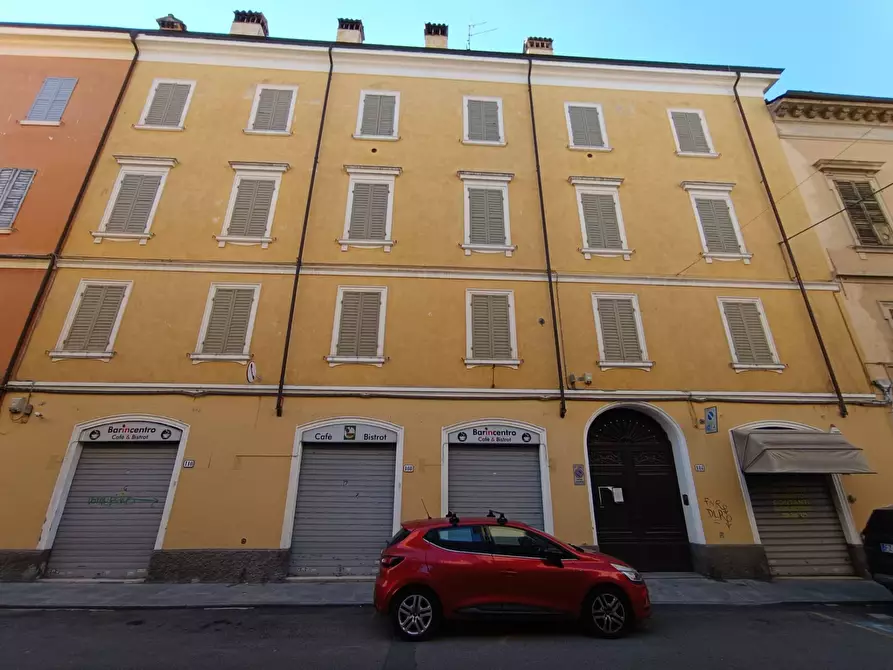 Immagine 29 di Palazzo in vendita  in Via Saragozza a Modena