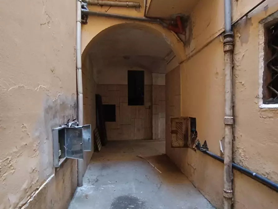 Immagine 32 di Palazzo in vendita  in Via Saragozza a Modena