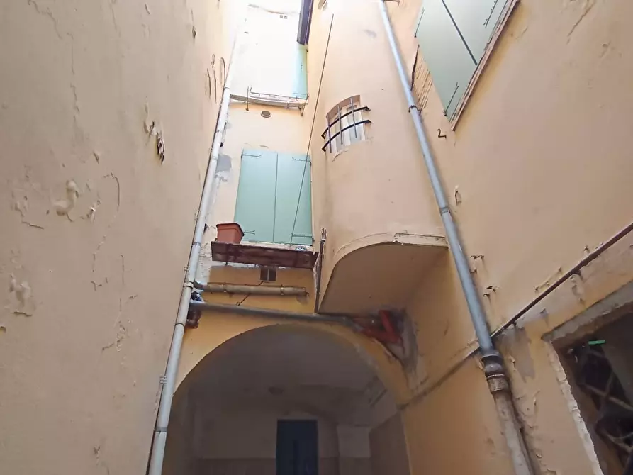 Immagine 33 di Palazzo in vendita  in Via Saragozza a Modena