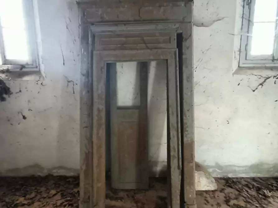 Immagine 14 di Palazzo in vendita  in via provanone 1873 a Crevalcore