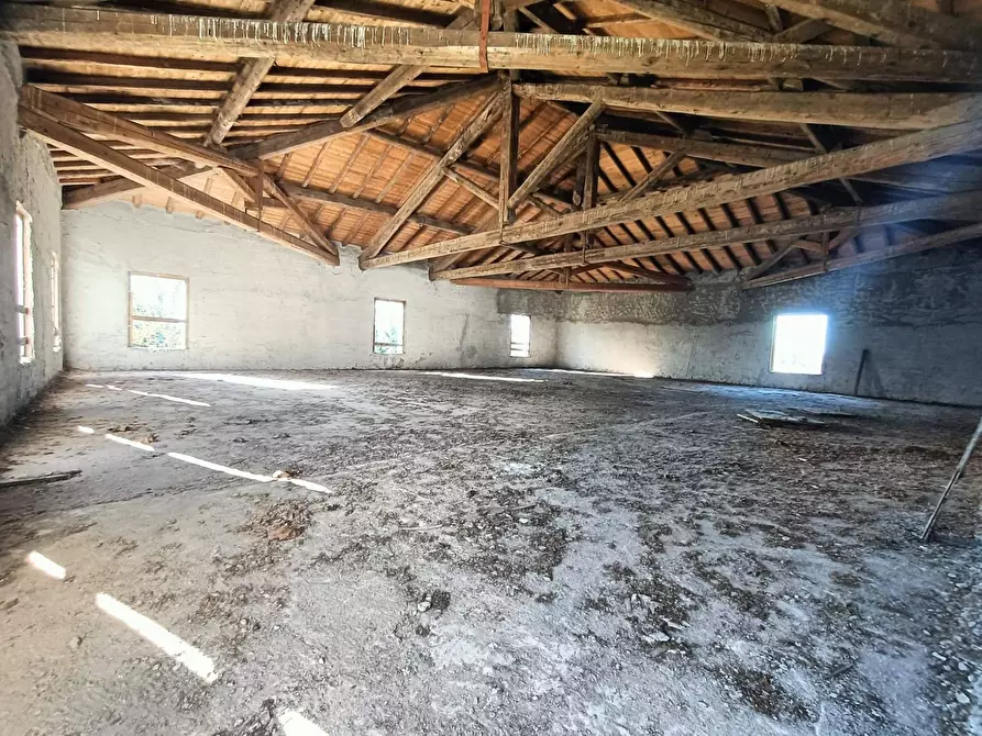 Immagine 51 di Palazzo in vendita  in via provanone 1873 a Crevalcore