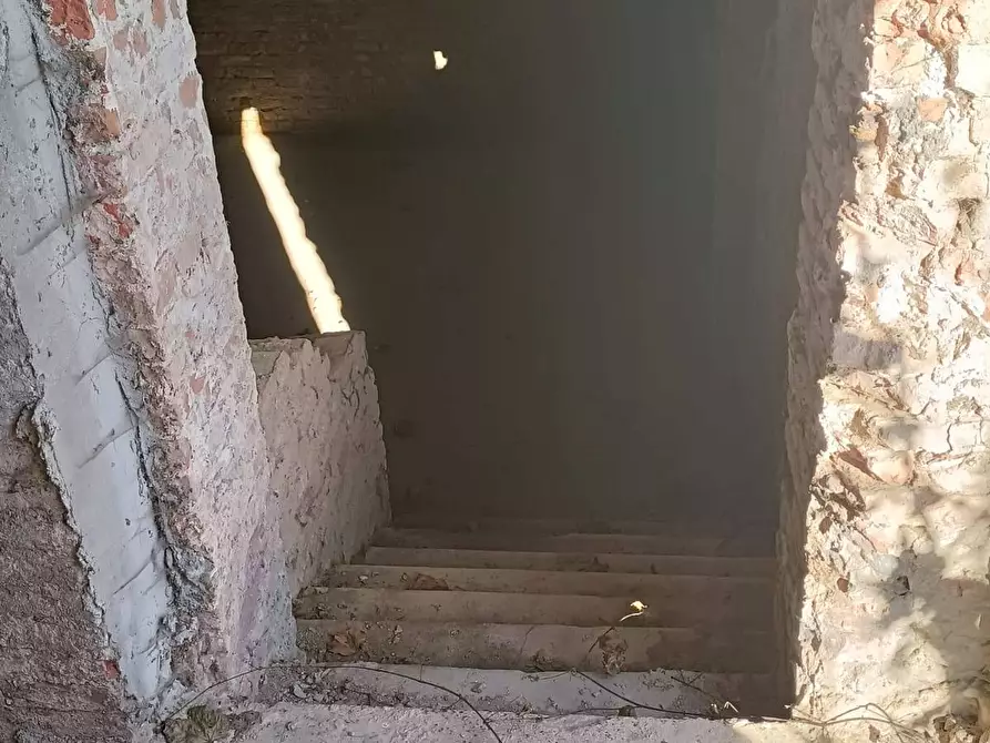 Immagine 60 di Palazzo in vendita  in via provanone 1873 a Crevalcore