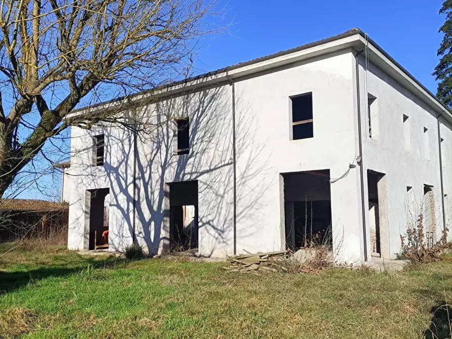 Immagine 70 di Palazzo in vendita  in via provanone 1873 a Crevalcore