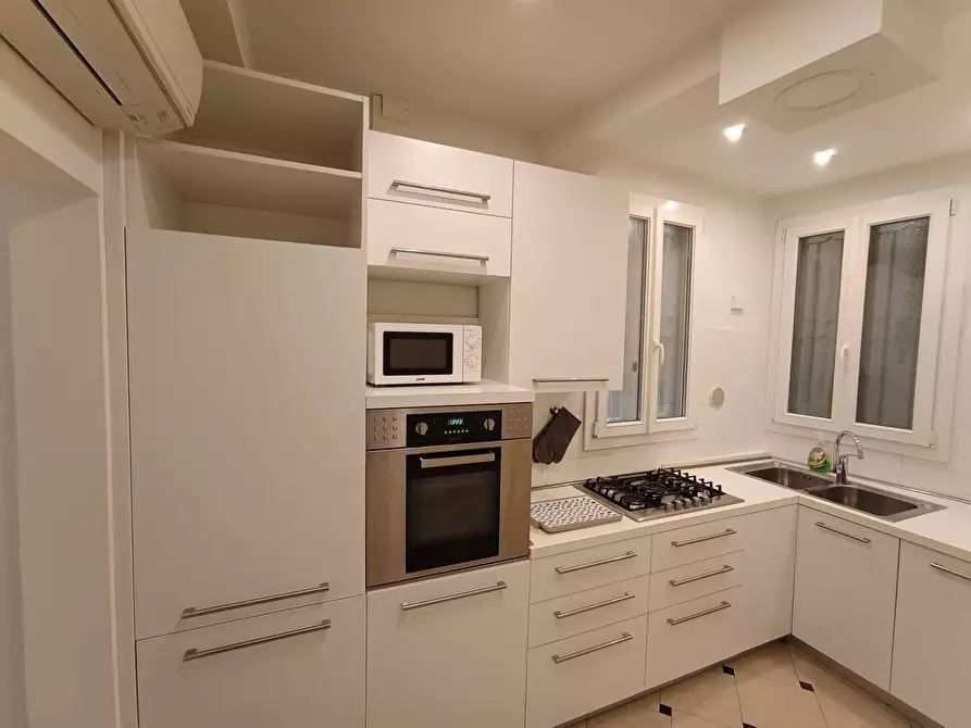 Immagine 20 di Appartamento in affitto  in Via Francesco Rismondo a Modena