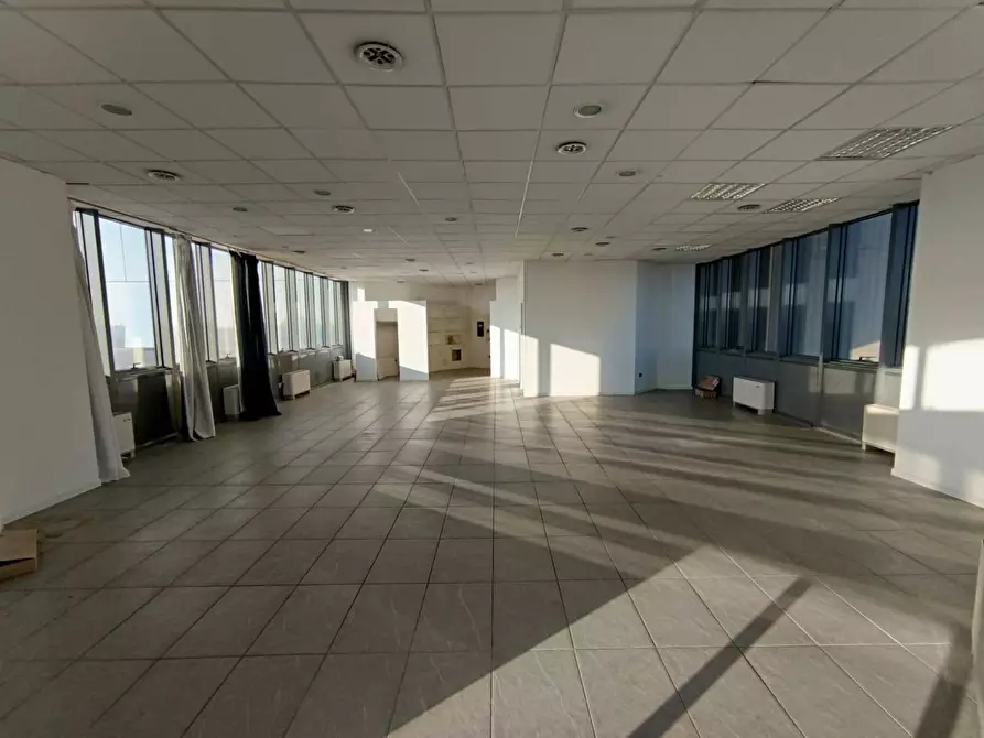 Immagine 5 di Locale commerciale in vendita  in VIA G. CAPILUPI 21, MODENA, MO Vendita Uffici  125.0 m² a Modena