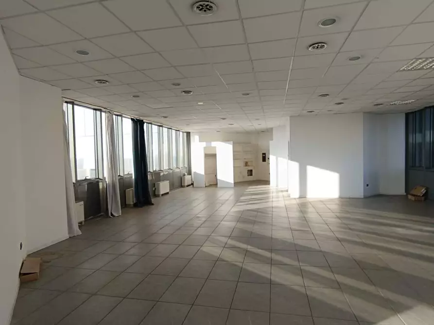 Immagine 6 di Locale commerciale in vendita  in VIA G. CAPILUPI 21, MODENA, MO Vendita Uffici  125.0 m² a Modena