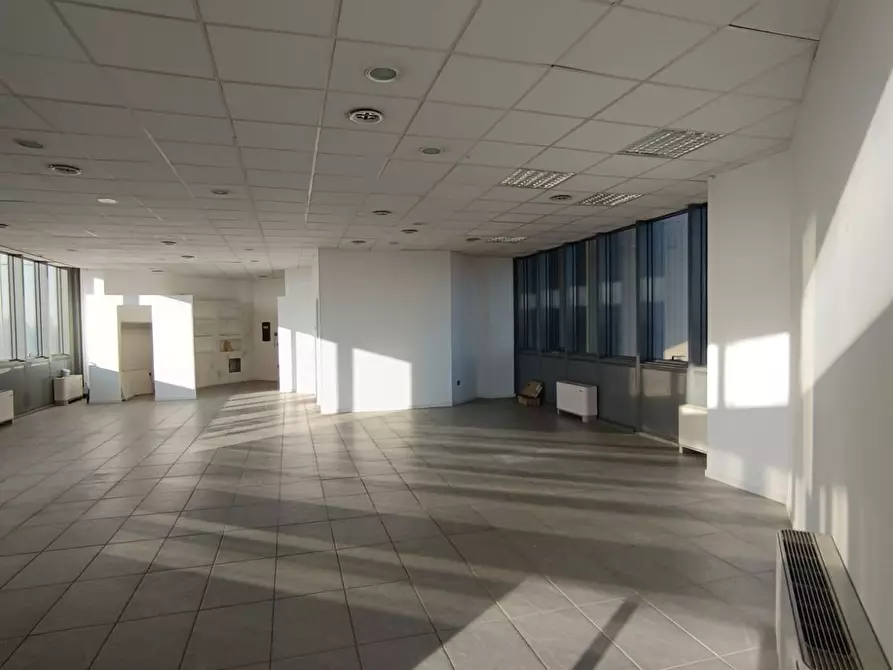 Immagine 7 di Locale commerciale in vendita  in VIA G. CAPILUPI 21, MODENA, MO Vendita Uffici  125.0 m² a Modena