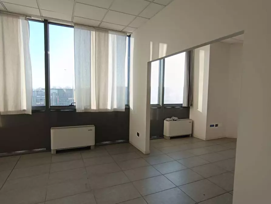 Immagine 6 di Ufficio in vendita  in Via Emilia Est 907 a Modena