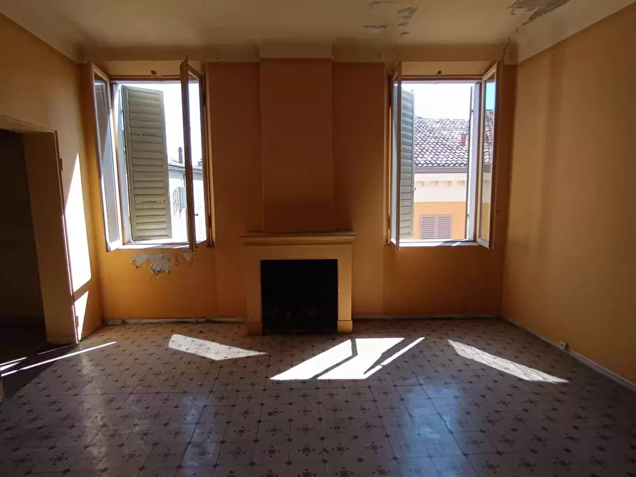 Immagine 21 di Palazzo in vendita  in Via Saragozza a Modena