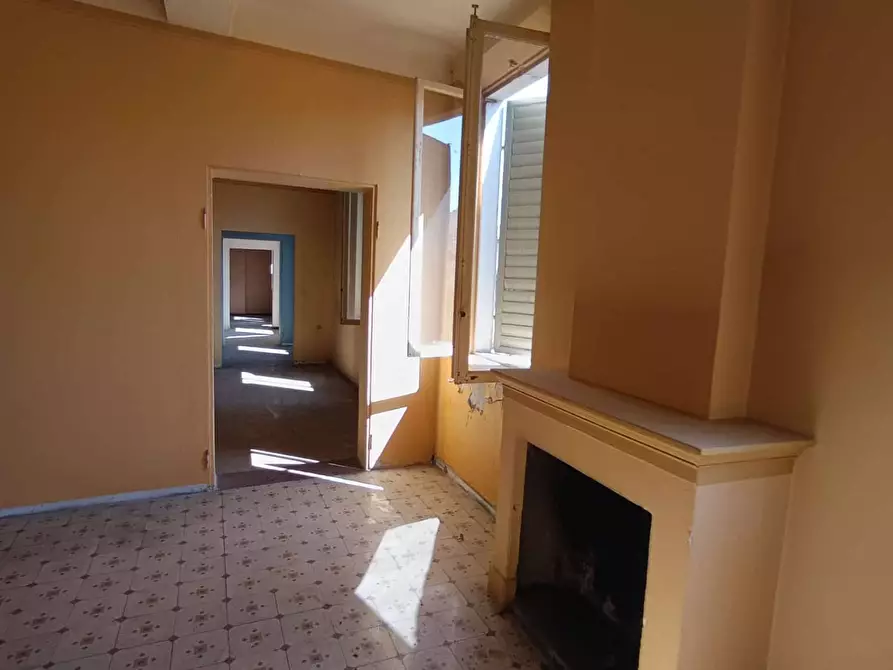 Immagine 23 di Palazzo in vendita  in Via Saragozza a Modena