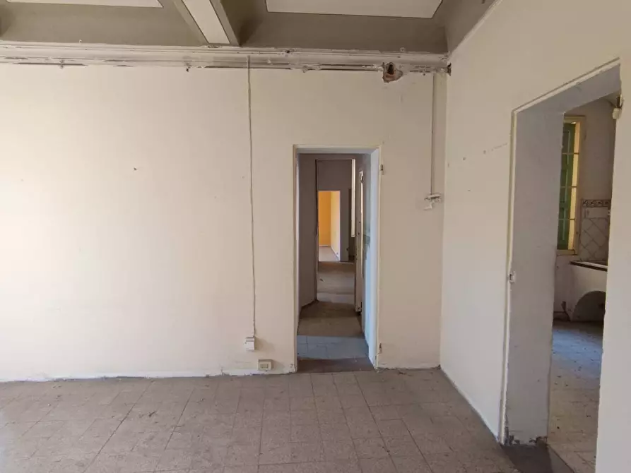 Immagine 27 di Palazzo in vendita  in Via Saragozza a Modena