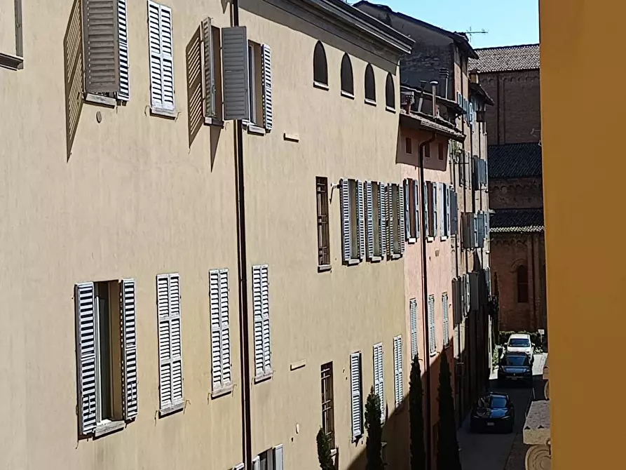 Immagine 32 di Palazzo in vendita  in Via Saragozza a Modena