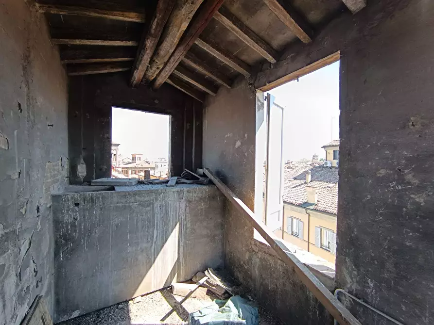 Immagine 33 di Palazzo in vendita  in Via Saragozza a Modena