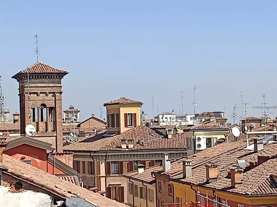 Immagine 34 di Palazzo in vendita  in Via Saragozza a Modena