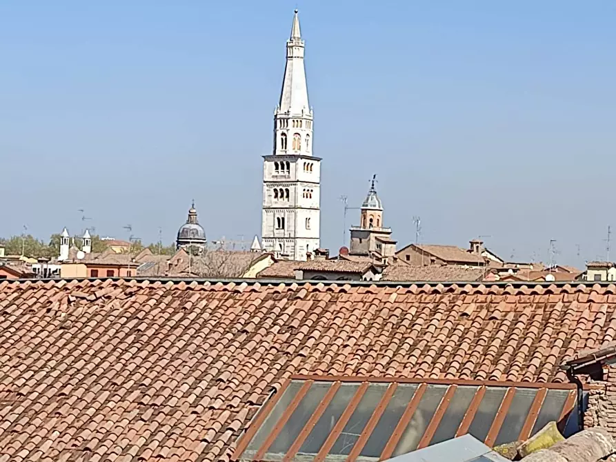 Immagine 35 di Palazzo in vendita  in Via Saragozza a Modena