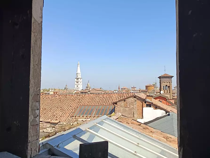 Immagine 36 di Palazzo in vendita  in Via Saragozza a Modena