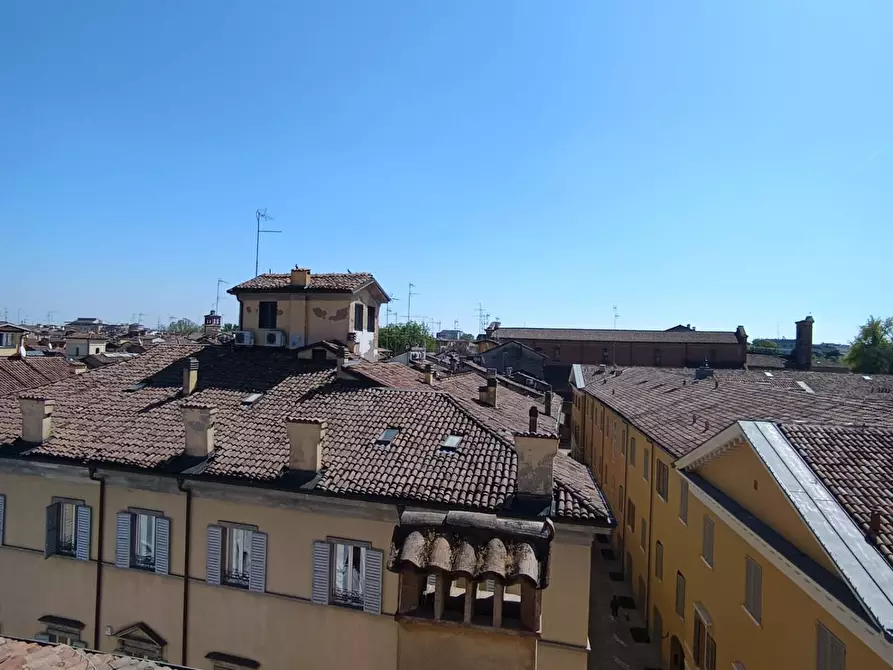 Immagine 37 di Palazzo in vendita  in Via Saragozza a Modena
