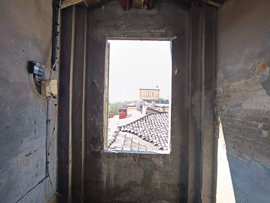 Immagine 38 di Palazzo in vendita  in Via Saragozza a Modena