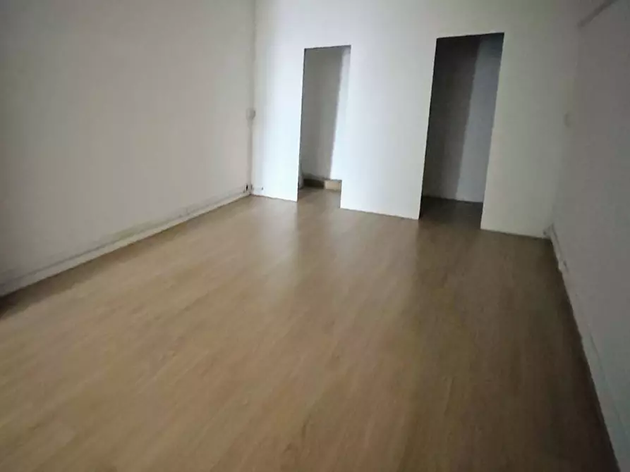 Immagine 5 di Locale commerciale in vendita  in Umberto I a Rignano Flaminio
