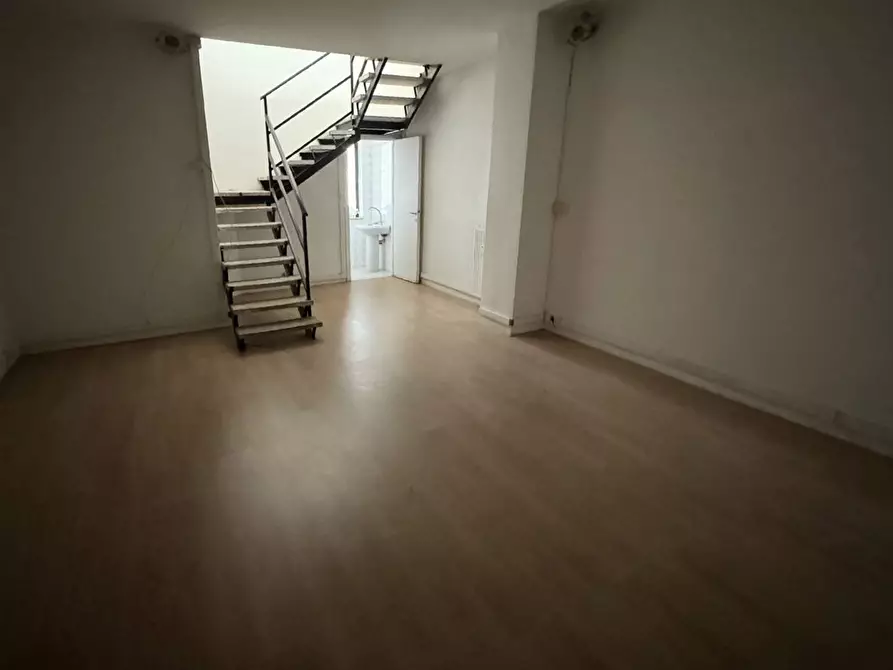 Immagine 6 di Locale commerciale in vendita  in Umberto I a Rignano Flaminio