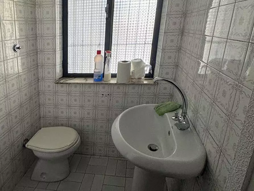 Immagine 7 di Locale commerciale in vendita  in Umberto I a Rignano Flaminio