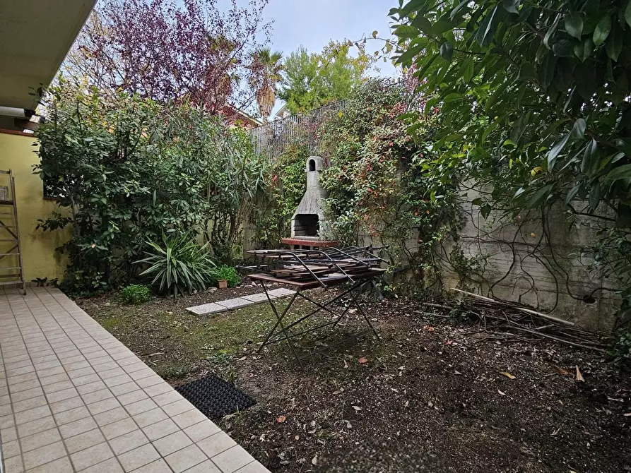 Immagine 10 di Casa semindipendente in vendita  in S. Carlo Borromeo 12 a Montesilvano