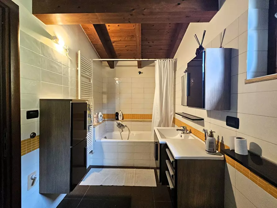 Immagine 36 di Casa semindipendente in vendita  in S. Carlo Borromeo 12 a Montesilvano