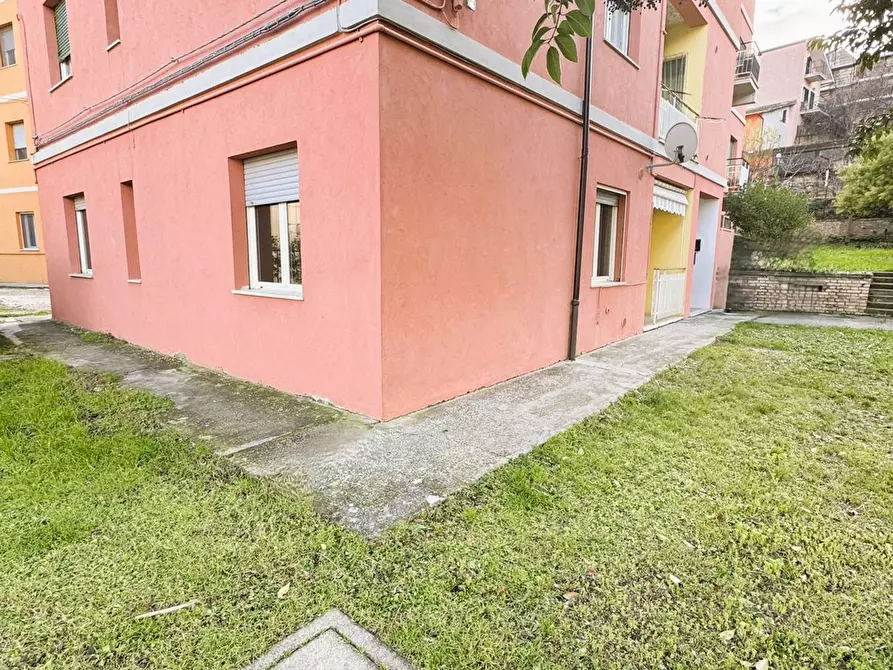 Immagine 2 di Appartamento in vendita  in Verdi 12 a Bussi Sul Tirino